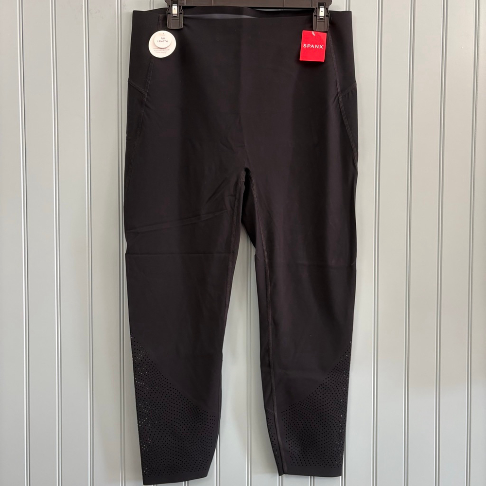 Women's SPANX Black 7/8 Length Leggings XL